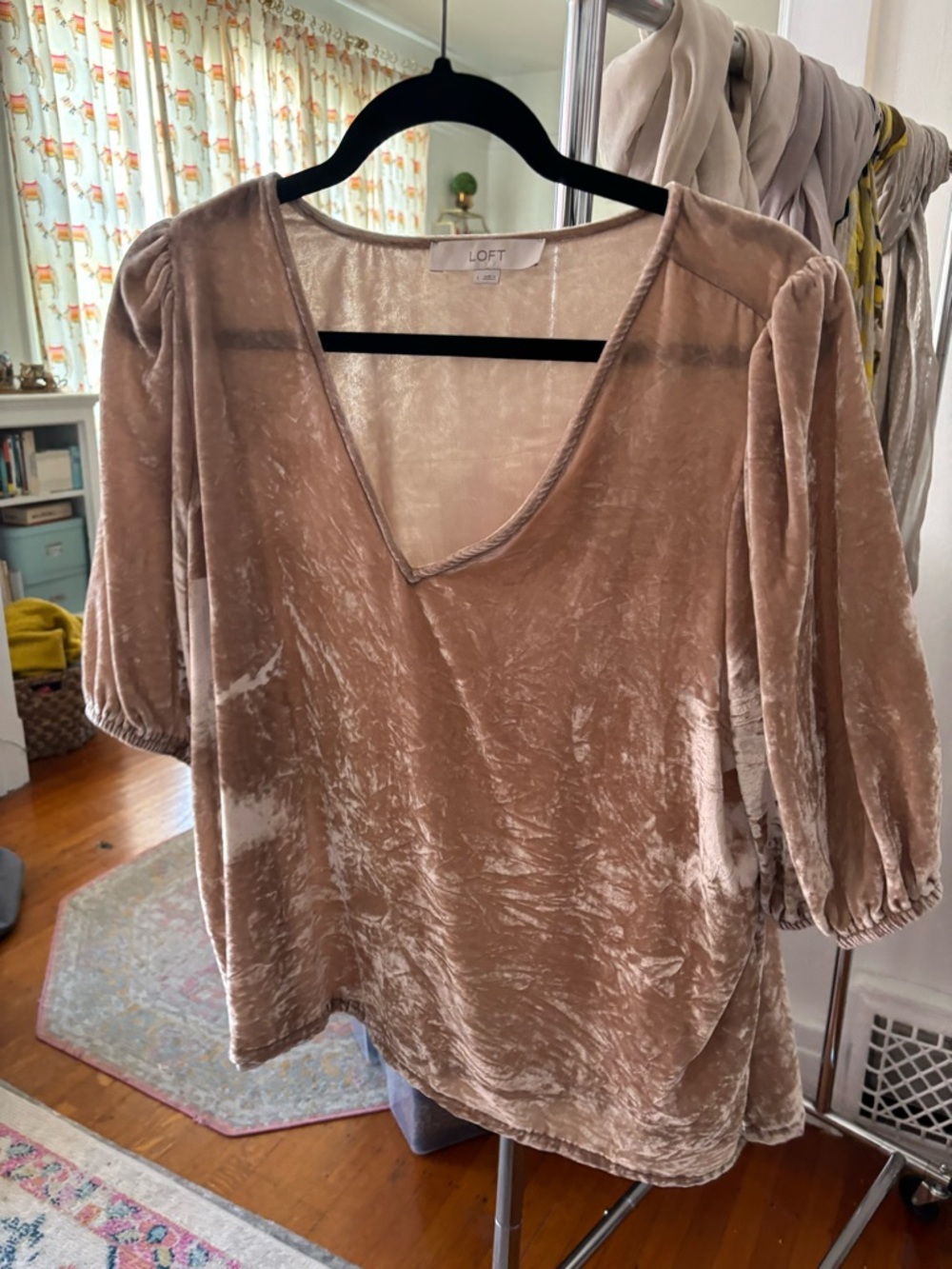 LOFT Blush Taupe Crushed Velvet V-Neck Puff Sleeve Top